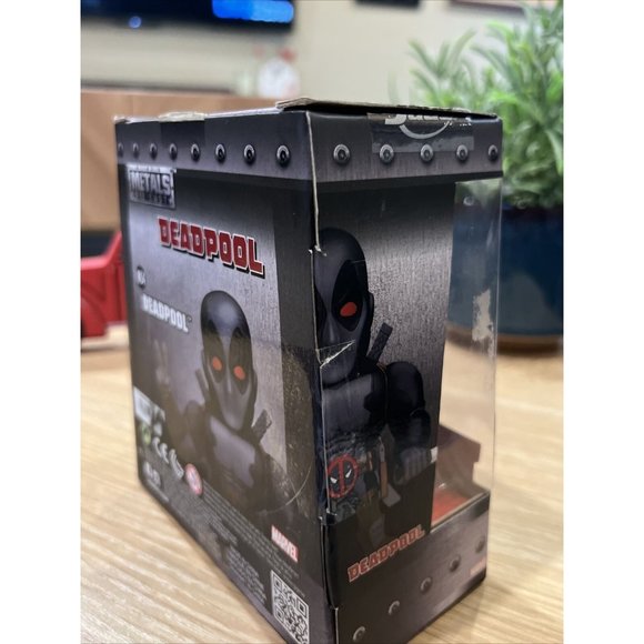 Marvel Deadpool Die Cast Action Figure Hot Topic Exclusive Gray Version - Picture 5 of 11